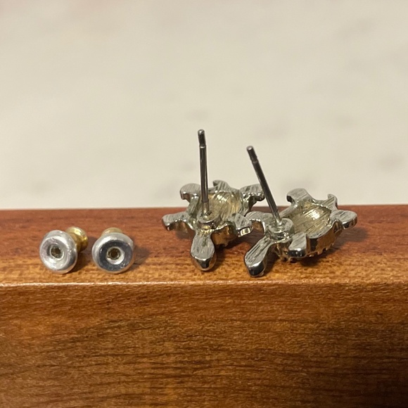 5 for $20: Lauren Conrad sparkle turtle stud earrings - Picture 2 of 2